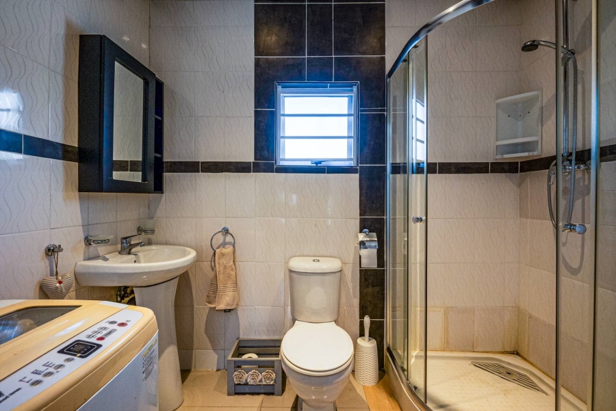 4 Bedroom Property for Sale in Amanzimtoti KwaZulu-Natal