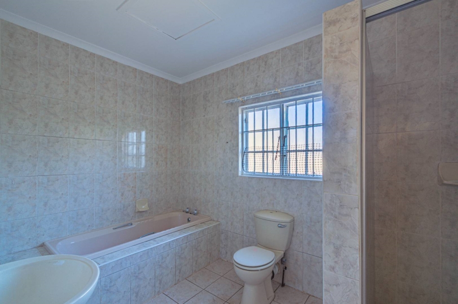 Commercial Property for Sale in Kloof KwaZulu-Natal