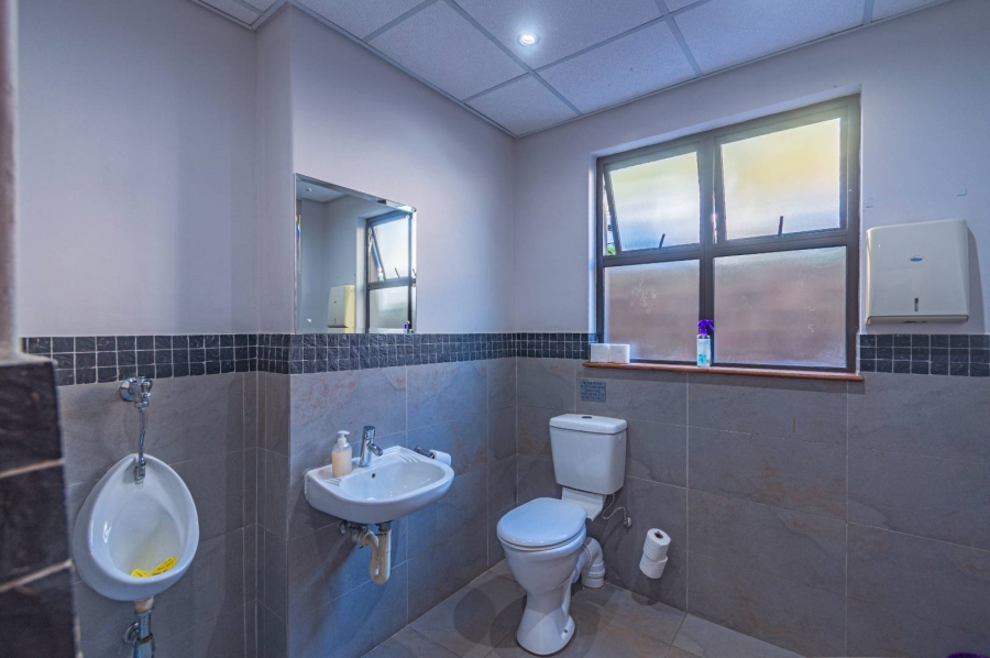 Commercial Property for Sale in Kloof KwaZulu-Natal