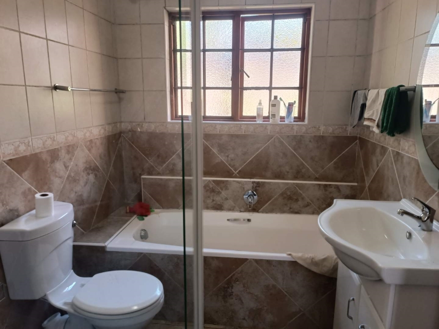 To Let 3 Bedroom Property for Rent in Prestbury KwaZulu-Natal