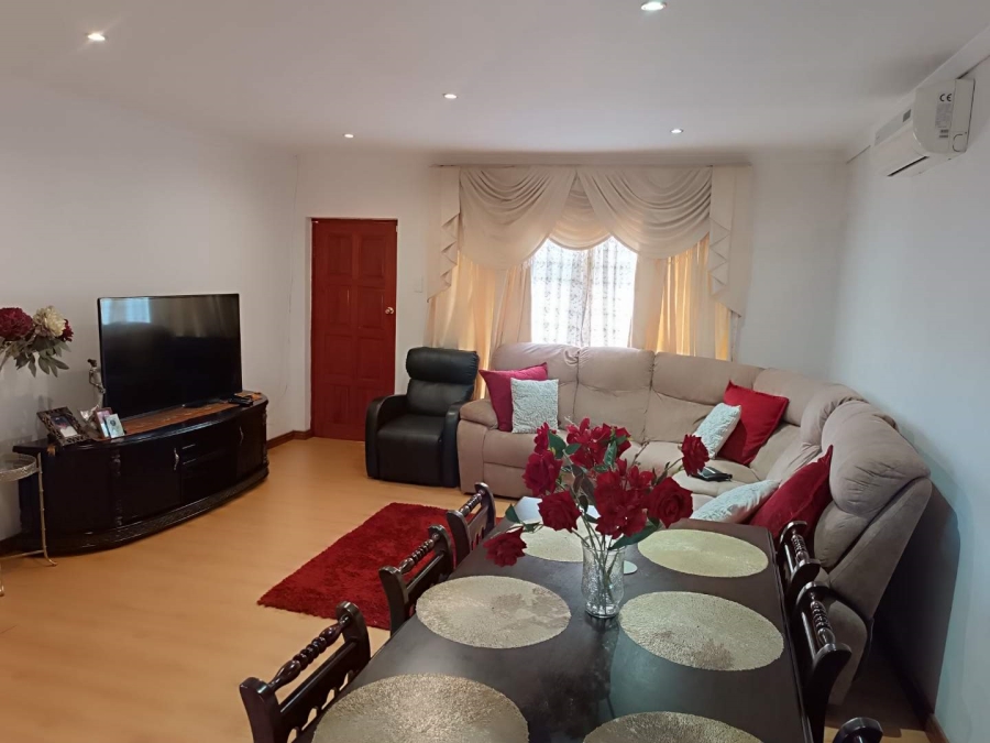 3 Bedroom Property for Sale in Raisethorpe KwaZulu-Natal