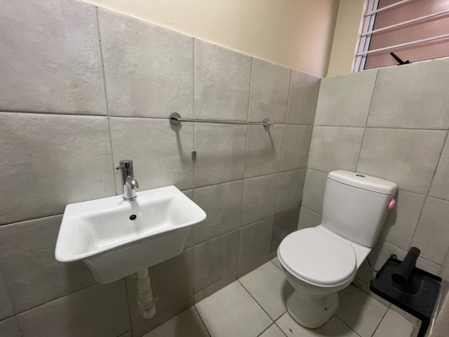 To Let 1 Bedroom Property for Rent in Durban North KwaZulu-Natal