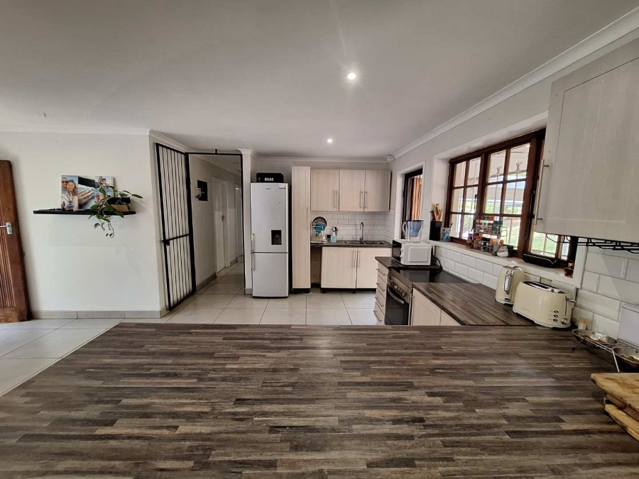To Let 3 Bedroom Property for Rent in Waterfall KwaZulu-Natal