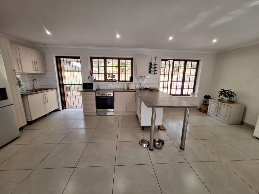 To Let 3 Bedroom Property for Rent in Waterfall KwaZulu-Natal