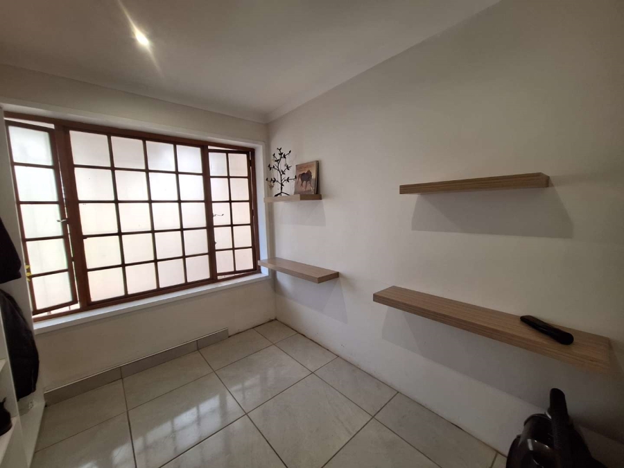 To Let 3 Bedroom Property for Rent in Waterfall KwaZulu-Natal