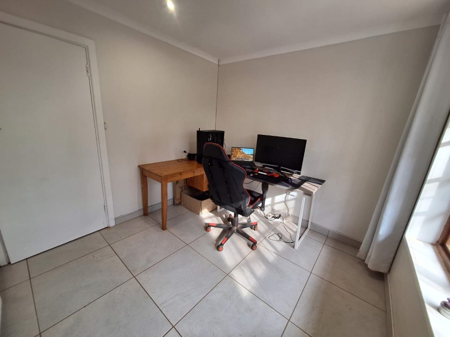 To Let 3 Bedroom Property for Rent in Waterfall KwaZulu-Natal