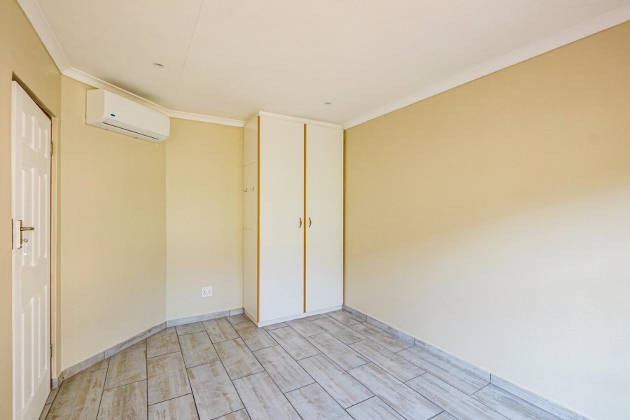 2 Bedroom Property for Sale in Amanzimtoti KwaZulu-Natal