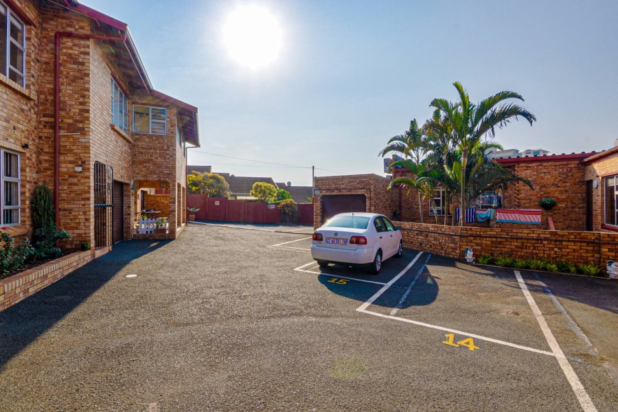 2 Bedroom Property for Sale in Amanzimtoti KwaZulu-Natal
