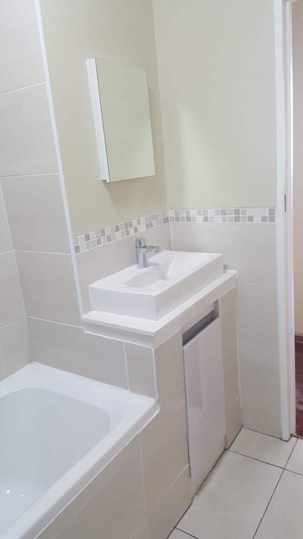 To Let 1 Bedroom Property for Rent in Morningside KwaZulu-Natal