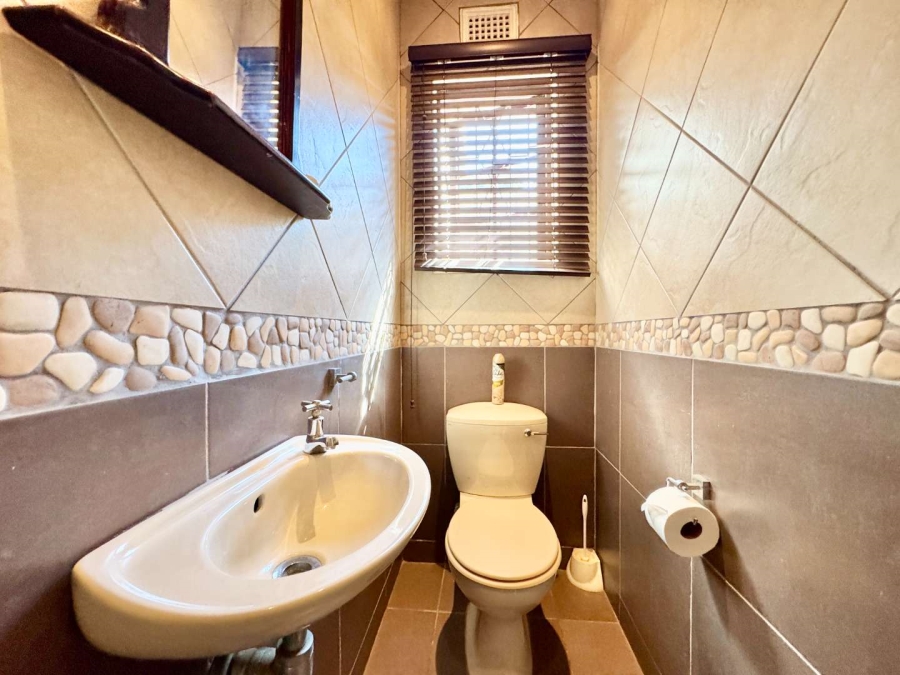 4 Bedroom Property for Sale in Umhlanga KwaZulu-Natal