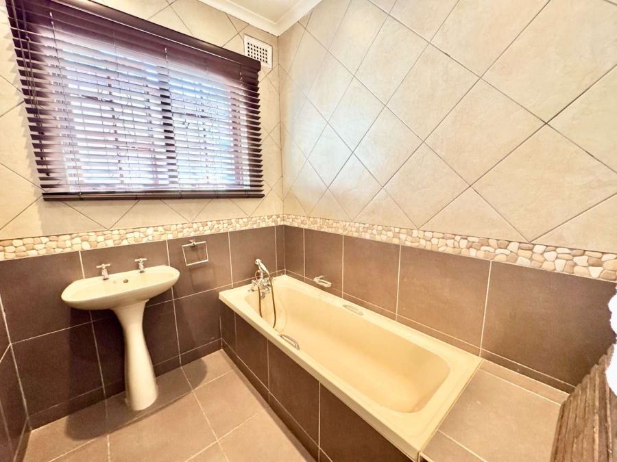 4 Bedroom Property for Sale in Umhlanga KwaZulu-Natal