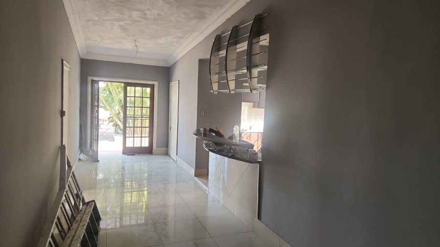 To Let commercial Property for Rent in Essenwood KwaZulu-Natal