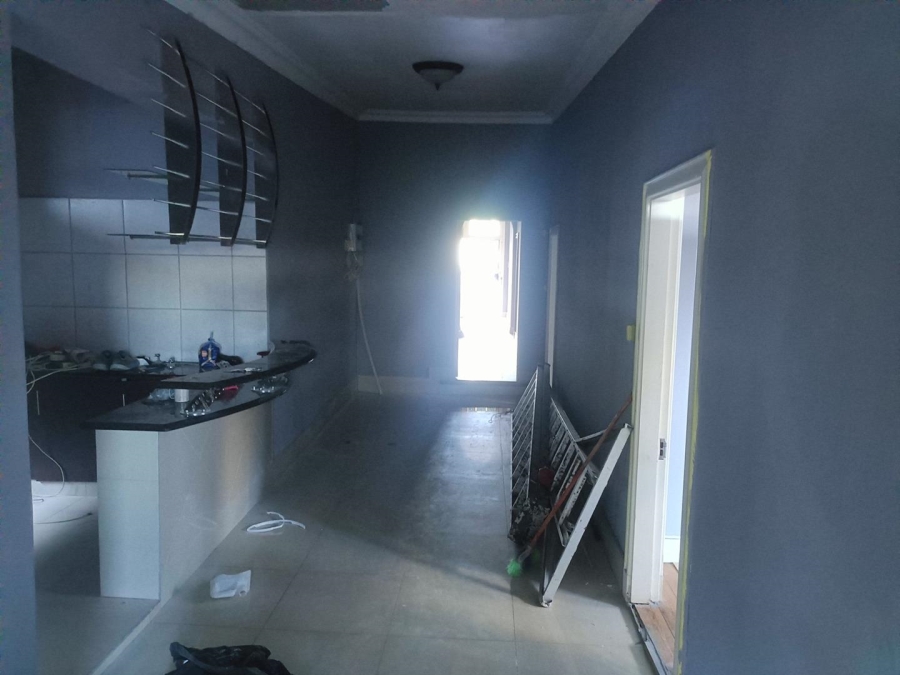 To Let commercial Property for Rent in Essenwood KwaZulu-Natal