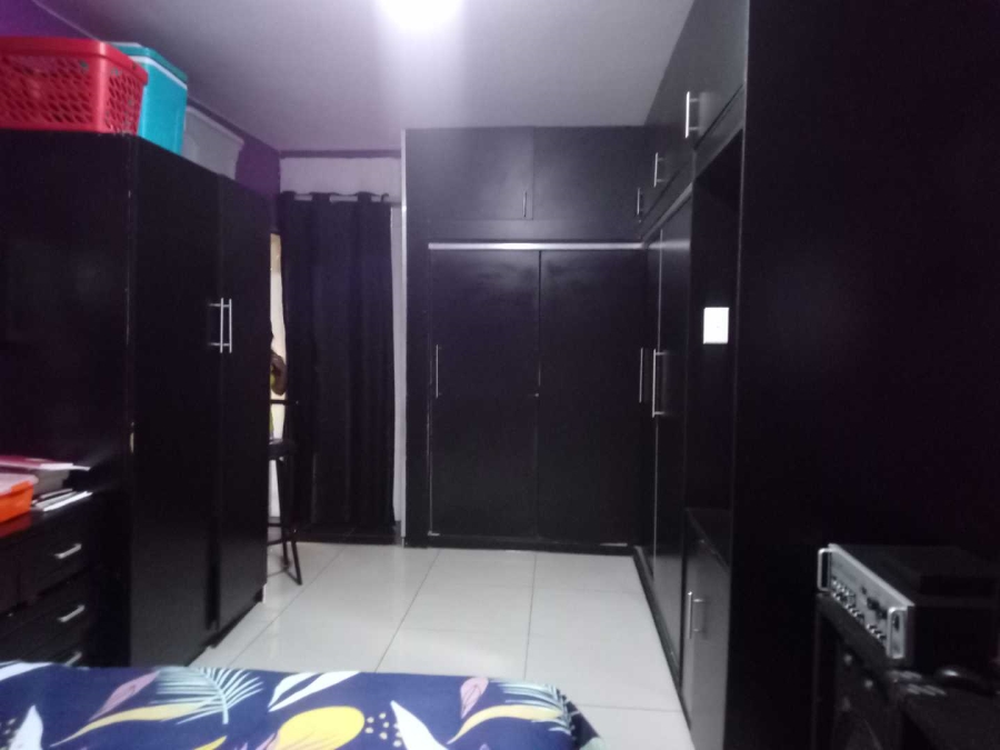 2 Bedroom Property for Sale in Durban Central KwaZulu-Natal