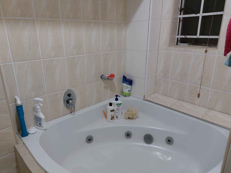 2 Bedroom Property for Sale in Montclair KwaZulu-Natal