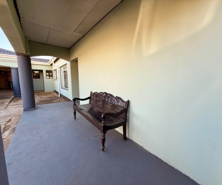 6 Bedroom Property for Sale in Vryheid KwaZulu-Natal