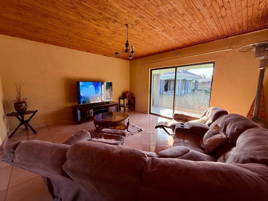 6 Bedroom Property for Sale in Vryheid KwaZulu-Natal