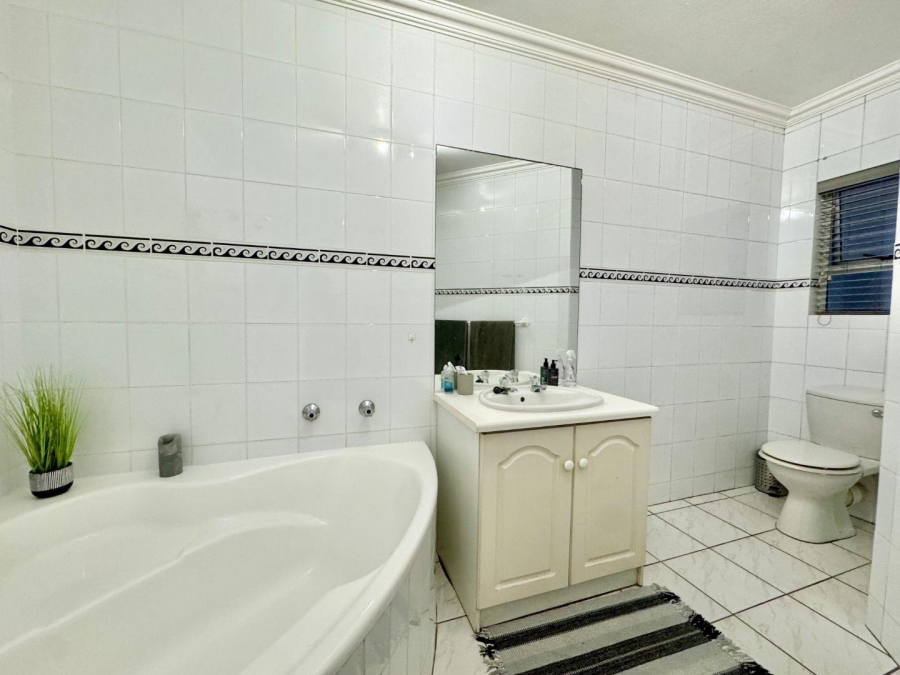 3 Bedroom Property for Sale in Umdloti KwaZulu-Natal