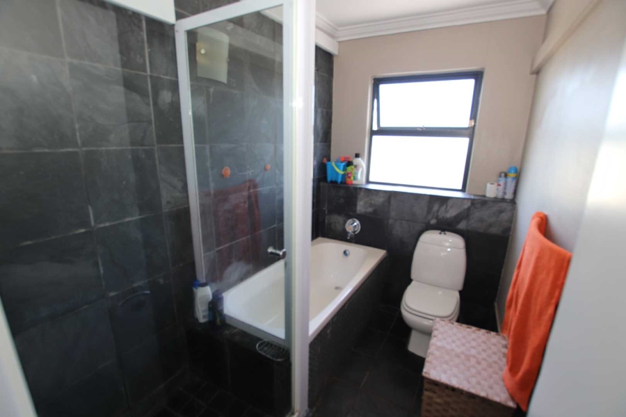 To Let 5 Bedroom Property for Rent in Umhlanga KwaZulu-Natal