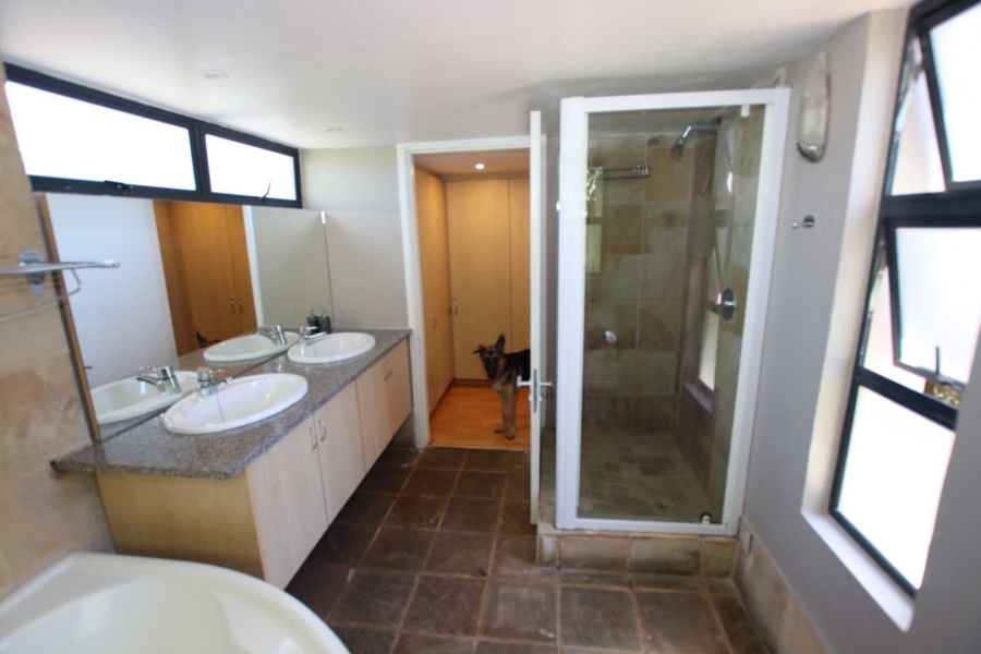 To Let 5 Bedroom Property for Rent in Umhlanga KwaZulu-Natal
