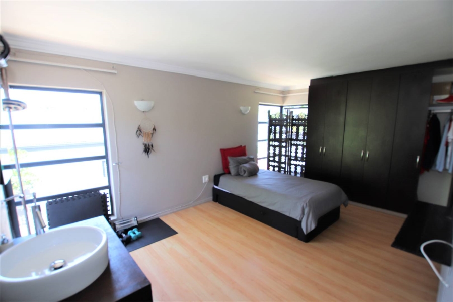To Let 5 Bedroom Property for Rent in Umhlanga KwaZulu-Natal