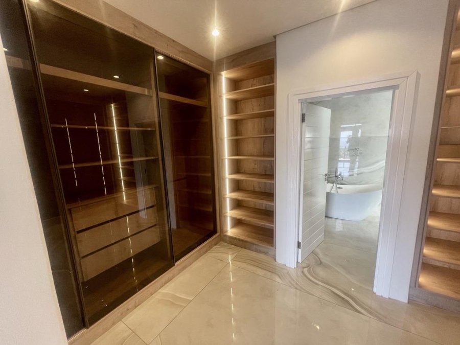 5 Bedroom Property for Sale in Izinga Ridge KwaZulu-Natal