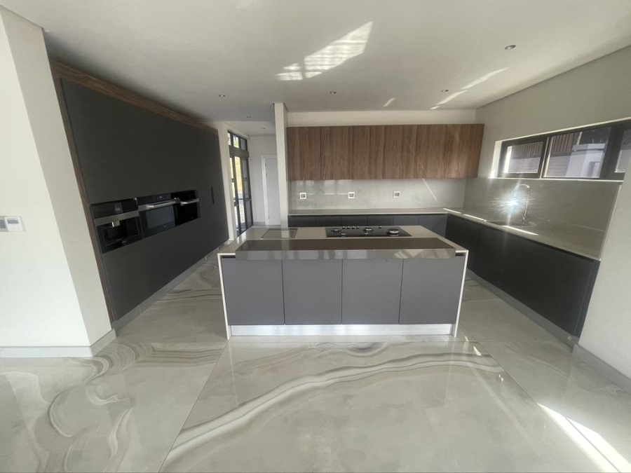 5 Bedroom Property for Sale in Izinga Ridge KwaZulu-Natal