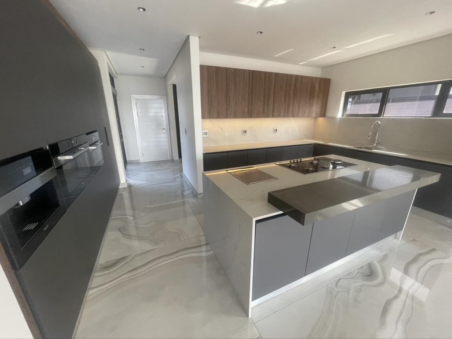 5 Bedroom Property for Sale in Izinga Ridge KwaZulu-Natal