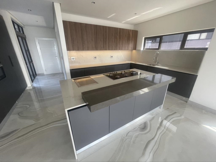 5 Bedroom Property for Sale in Izinga Ridge KwaZulu-Natal