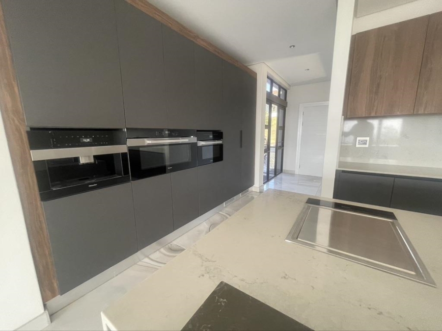 5 Bedroom Property for Sale in Izinga Ridge KwaZulu-Natal