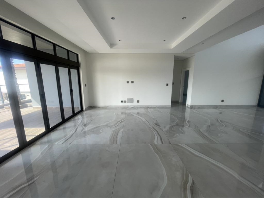 5 Bedroom Property for Sale in Izinga Ridge KwaZulu-Natal