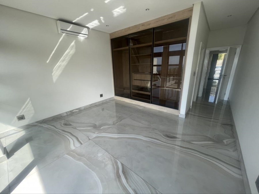 5 Bedroom Property for Sale in Izinga Ridge KwaZulu-Natal