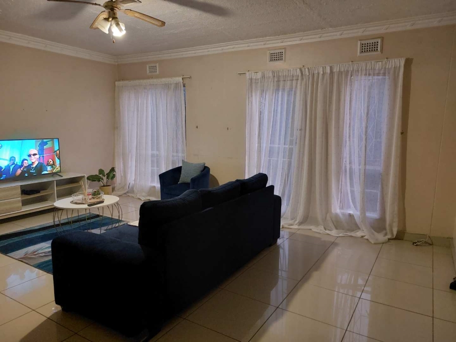To Let 2 Bedroom Property for Rent in Montclair KwaZulu-Natal