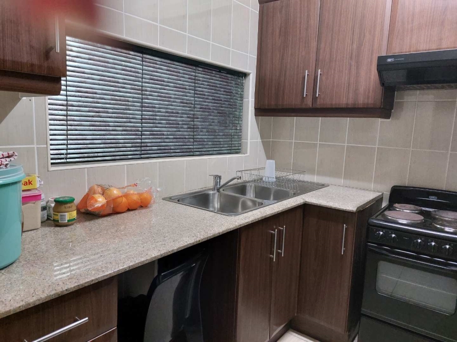 To Let 2 Bedroom Property for Rent in Montclair KwaZulu-Natal