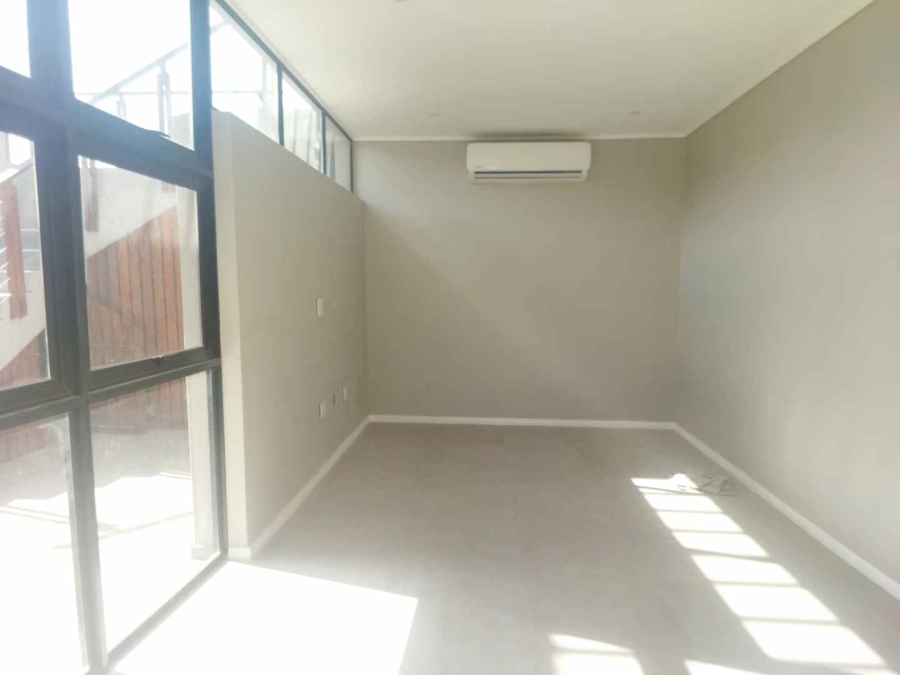 To Let 4 Bedroom Property for Rent in Palm Lakes Estate KwaZulu-Natal
