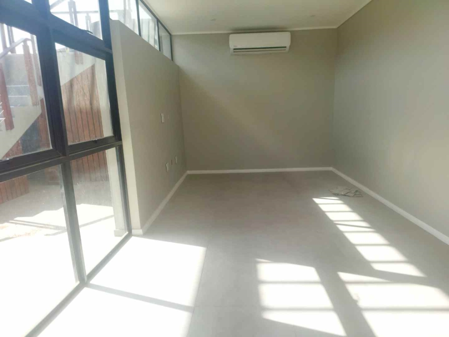 To Let 4 Bedroom Property for Rent in Palm Lakes Estate KwaZulu-Natal