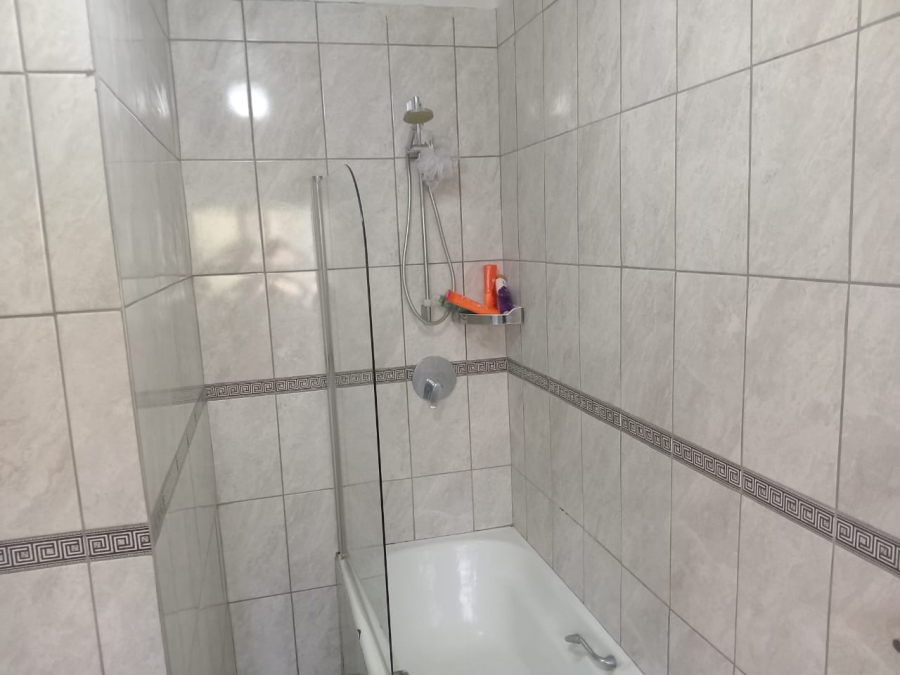 To Let 4 Bedroom Property for Rent in Kildare KwaZulu-Natal