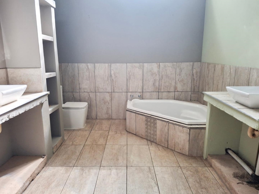 3 Bedroom Property for Sale in Greendale KwaZulu-Natal