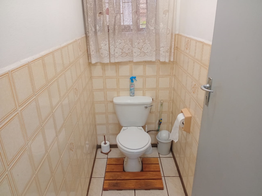 6 Bedroom Property for Sale in Nyala Park KwaZulu-Natal