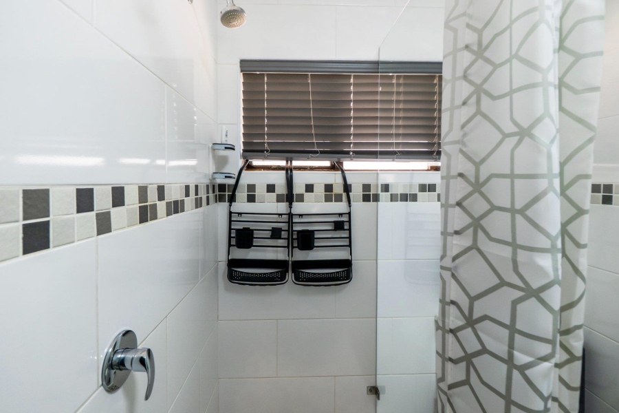 2 Bedroom Property for Sale in Amanzimtoti KwaZulu-Natal