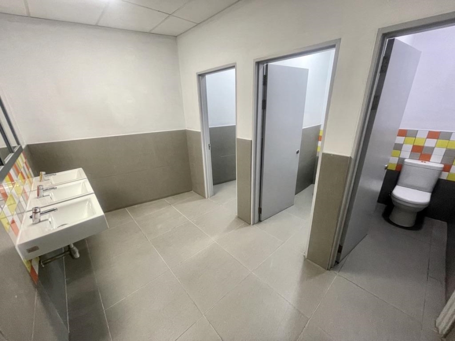 To Let commercial Property for Rent in Essenwood KwaZulu-Natal