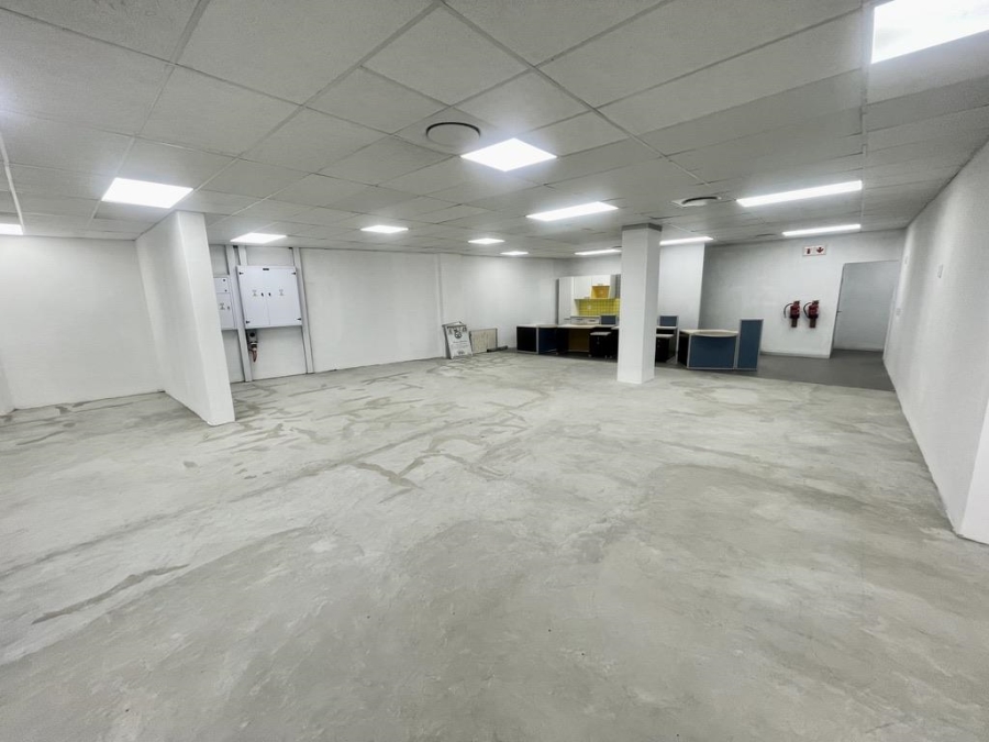To Let commercial Property for Rent in Essenwood KwaZulu-Natal