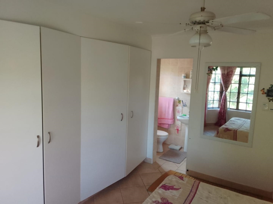 2 Bedroom Property for Sale in Manaba Beach KwaZulu-Natal