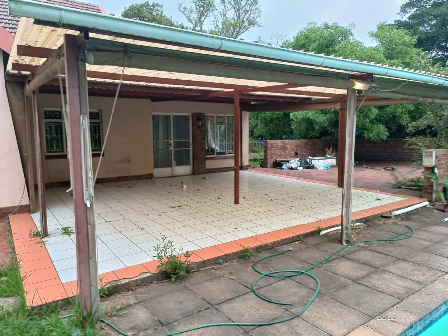 11 Bedroom Property for Sale in Foxhill KwaZulu-Natal