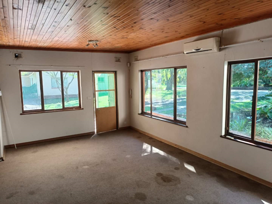 11 Bedroom Property for Sale in Foxhill KwaZulu-Natal