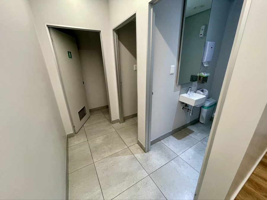 To Let commercial Property for Rent in Umhlanga Ridge KwaZulu-Natal