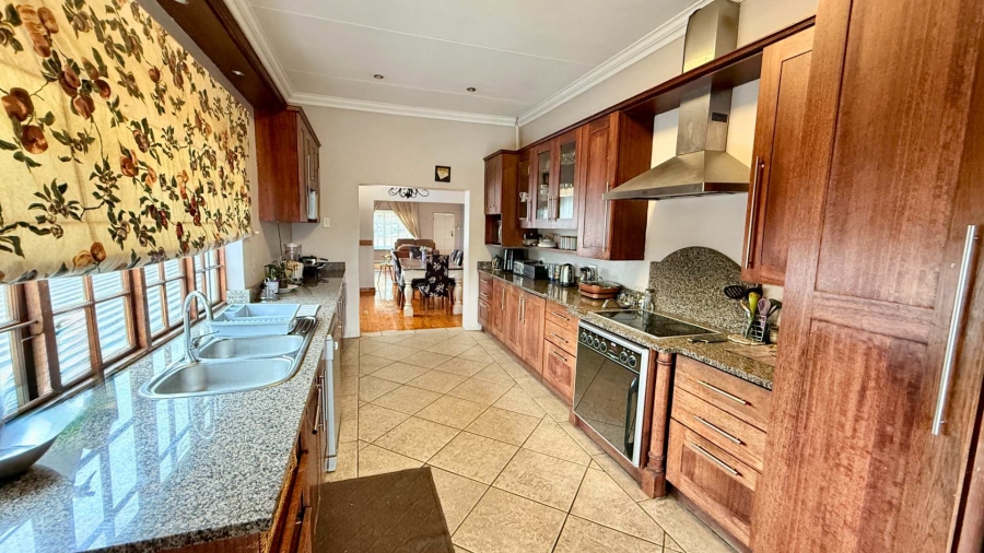 5 Bedroom Property for Sale in Clarendon KwaZulu-Natal