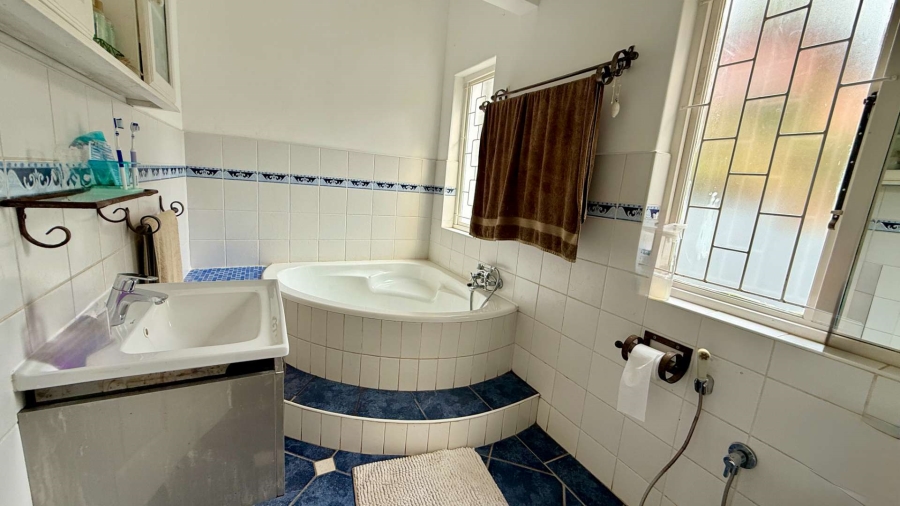 5 Bedroom Property for Sale in Clarendon KwaZulu-Natal