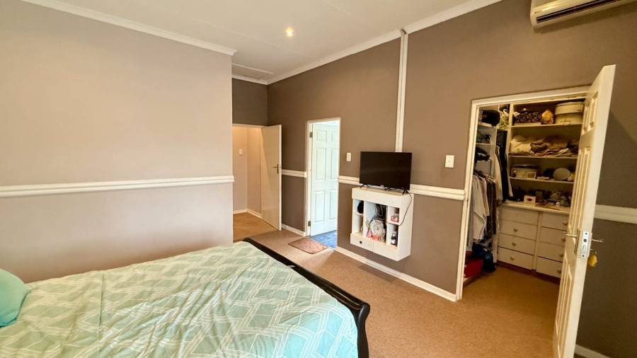 5 Bedroom Property for Sale in Clarendon KwaZulu-Natal