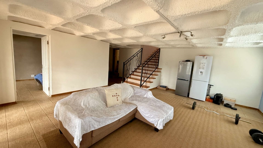 5 Bedroom Property for Sale in Clarendon KwaZulu-Natal
